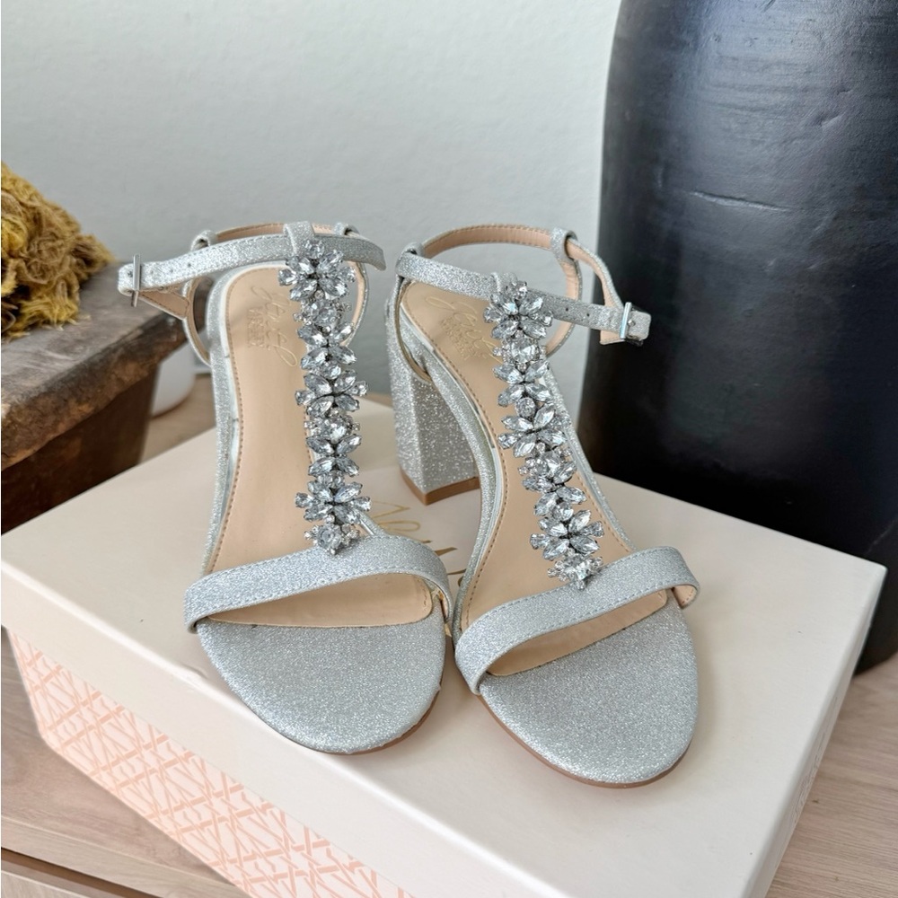 Jewel Badgley Mischka Raina Silver Glitter Sandal Size 6